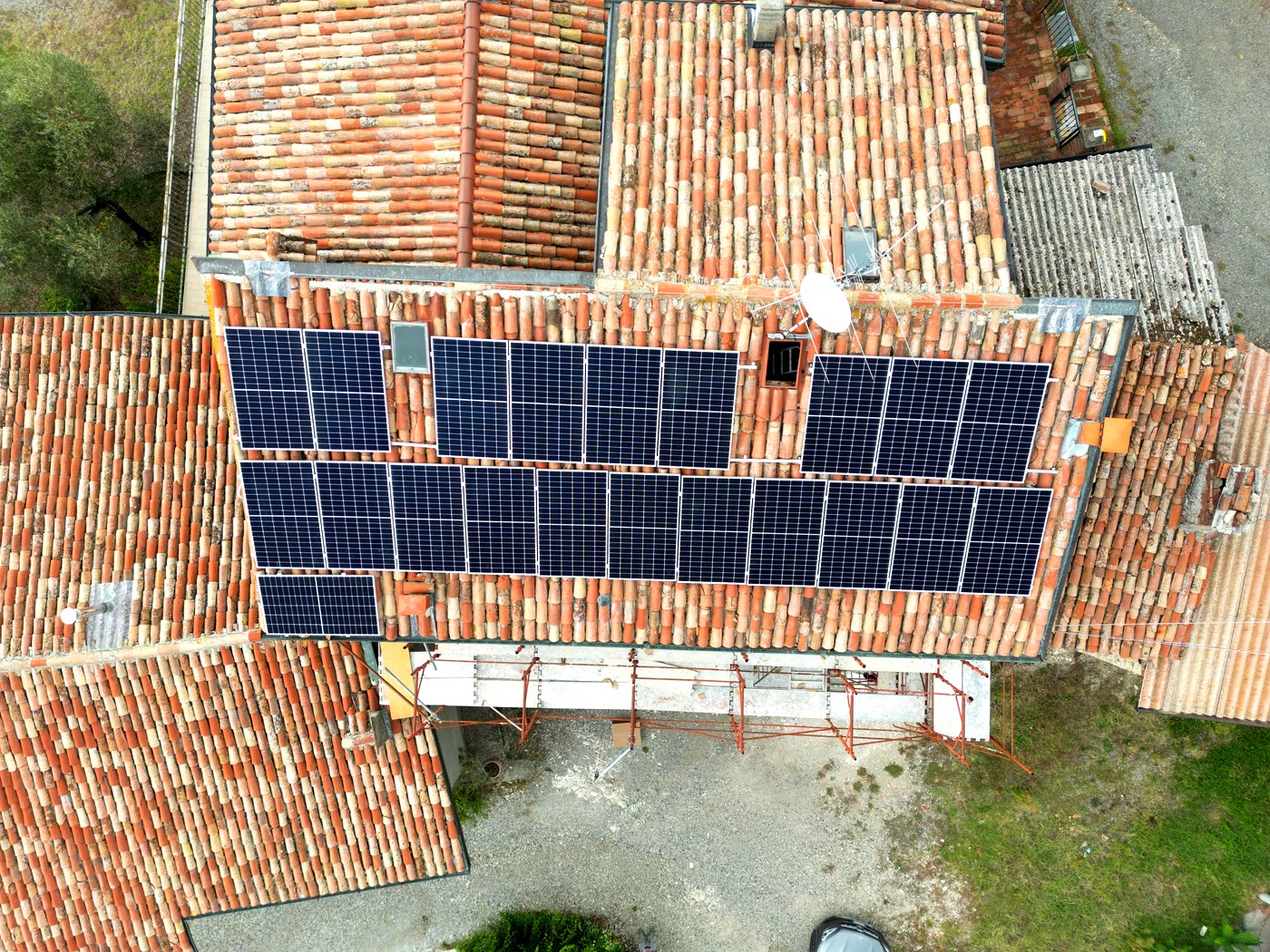 Fotovoltaico su tetto antico